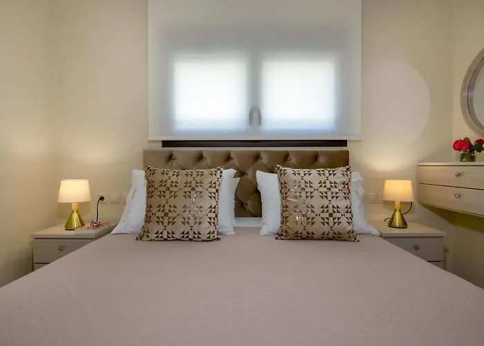 Aretousa Home