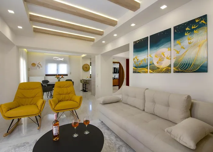 Aretousa Home